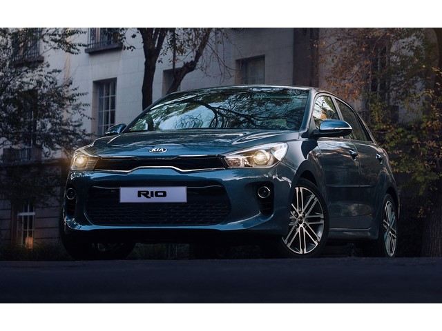 Kia rio hatchback 2019 azul