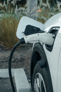 Híbrido, eléctrico o gasolina: lo que realmente te conviene en 2026