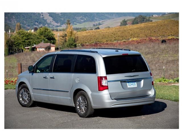 Libro Azul Chrysler Town 2015