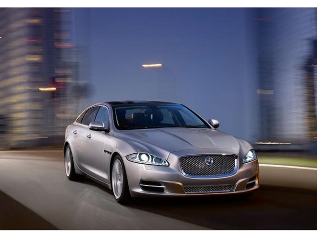 Libro Azul Jaguar XJ 2015