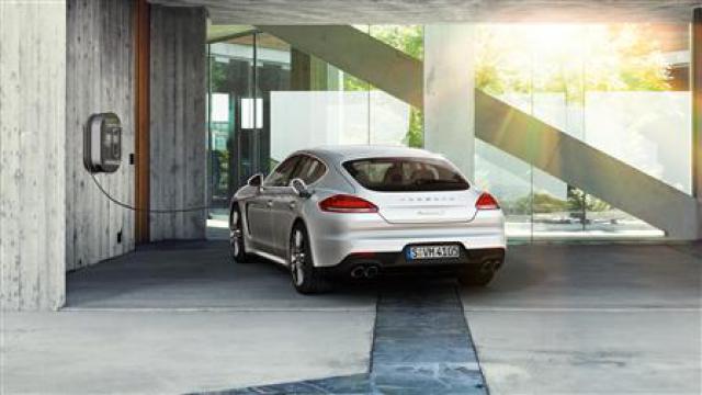 Libro Azul Porsche Panamera 2015