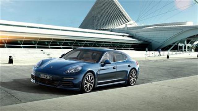 Libro Azul Porsche Panamera 2015