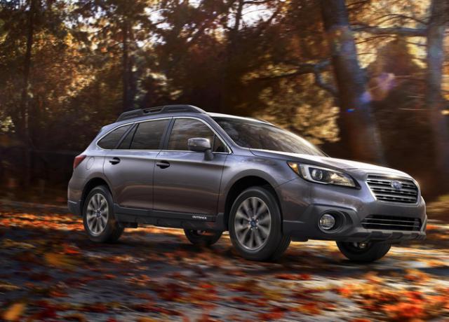 Frente de un Subaru Outback 2015