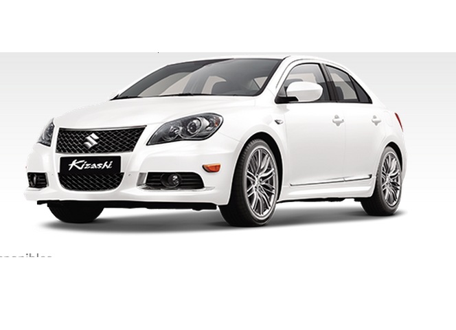 Frente de un Suzuki Kizashi 2016