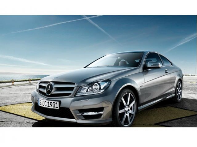 Libro Azul Mercedes Benz Clase C 2015