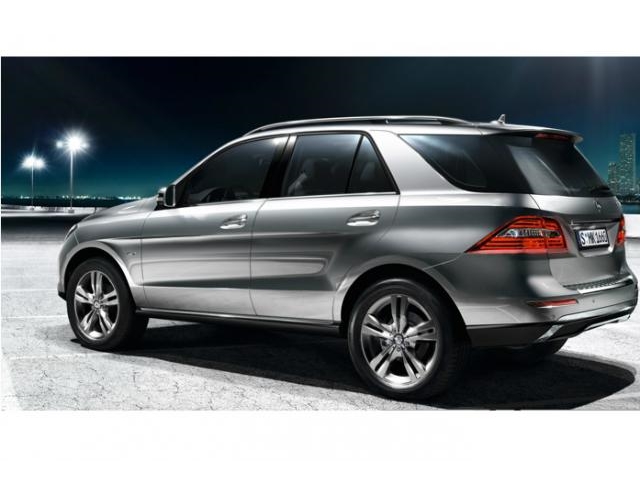Libro Azul Mercedes Benz Clase M 2015