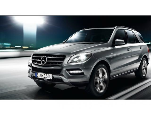 Libro Azul Mercedes Benz Clase M 2015