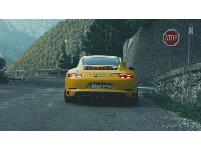 Libro Azul Porsche 911 2018