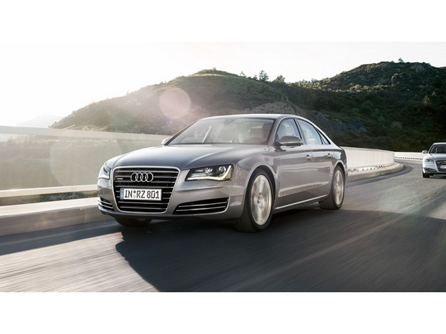 Libro Azul Audi A8 2017