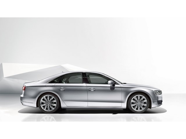 Libro Azul Audi A8 2018