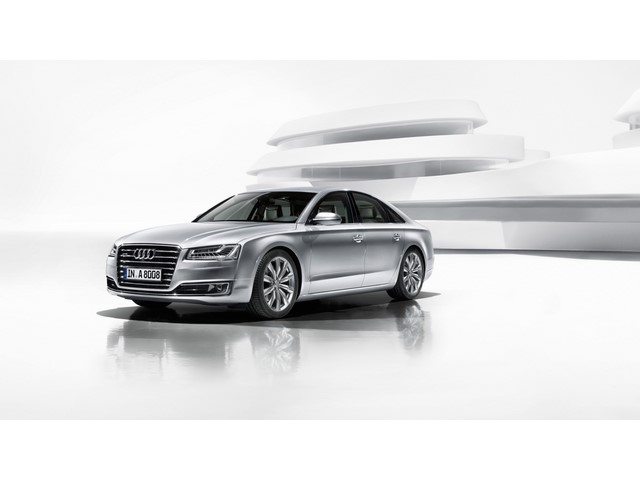 Libro Azul Audi A8 2018