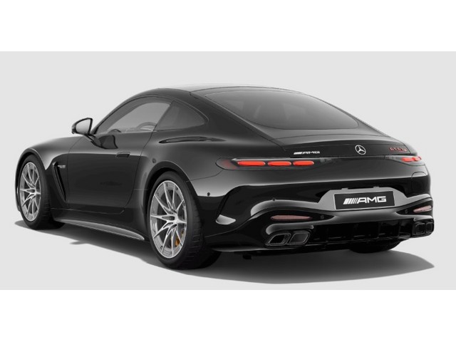 Vista trasera de un Mercedes Benz AMG GT 2027