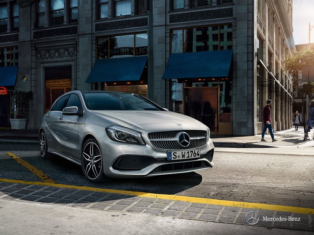 Libro Azul Mercedes Benz Clase A 2018