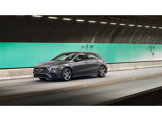Libro Azul Mercedes Benz Clase A 2022