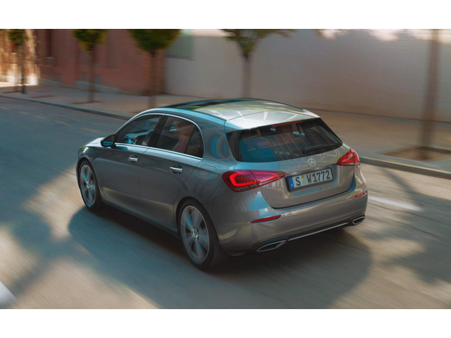 Libro Azul Mercedes Benz Clase A 2023