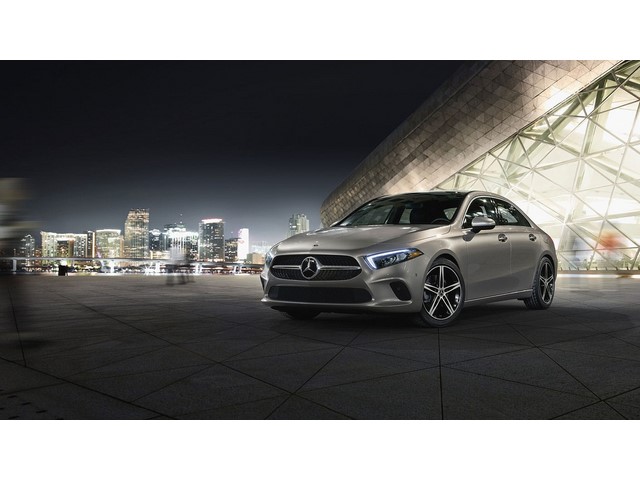 Libro Azul Mercedes Benz Clase A 2021