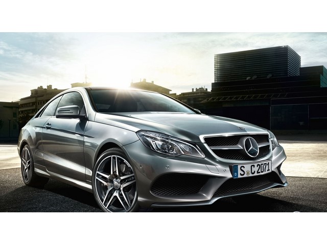 Libro Azul Mercedes Benz Clase E 2017