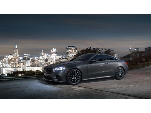 Libro Azul Mercedes Benz Clase E 2022