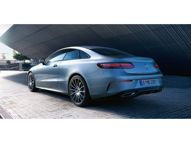 Libro Azul Mercedes Benz Clase E 2023
