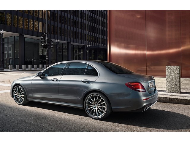 Libro Azul Mercedes Benz Clase E 2019