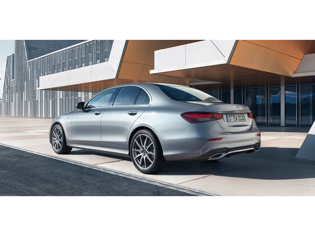Libro Azul Mercedes Benz Clase E 2023