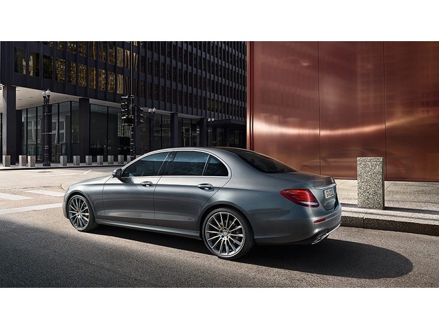 Libro Azul Mercedes Benz Clase E 2017