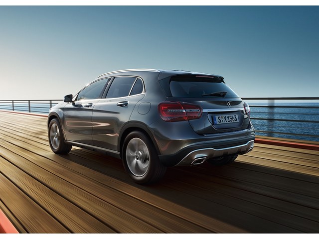 Libro Azul Mercedes Benz Clase GLA 2018