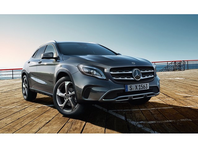 Libro Azul Mercedes Benz Clase GLA 2018