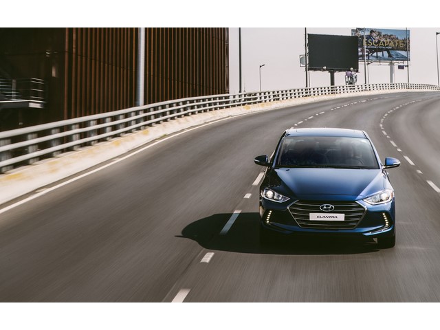 Libro Azul Hyundai ELANTRA 2018