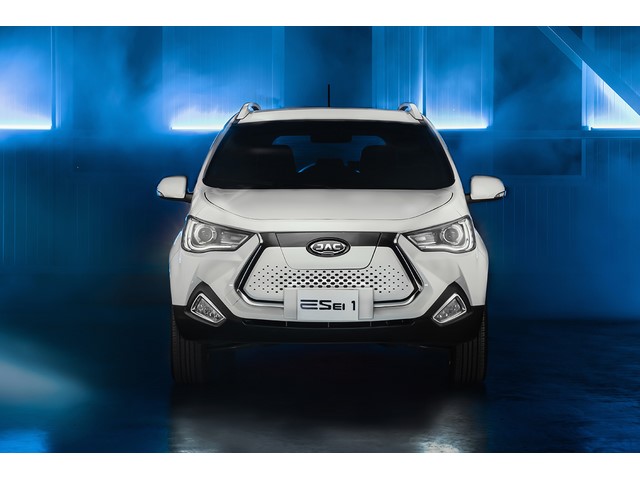Frente de un Jac SEI1 2020