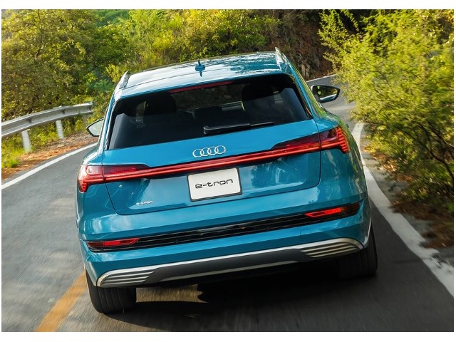 Libro Azul Audi e-tron 2022