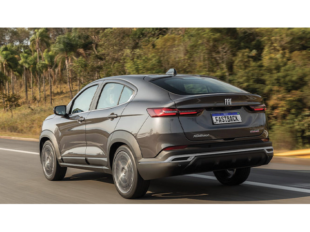 Libro Azul Fiat Fastback 2025