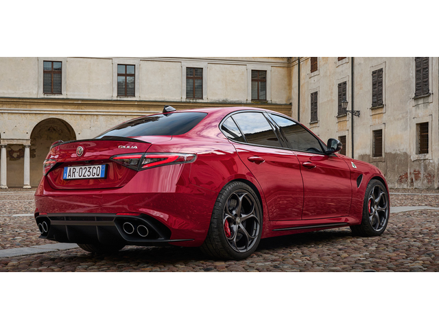 Libro Azul Alfa Romeo GIULIA 2025