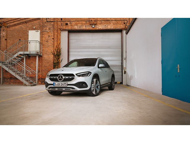 Libro Azul Mercedes Benz Clase GLA 2022