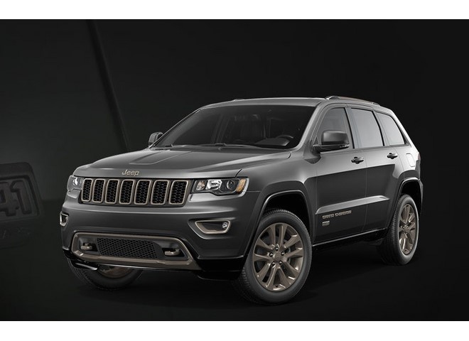 Frente de un Jeep Grand Cherokee 2016