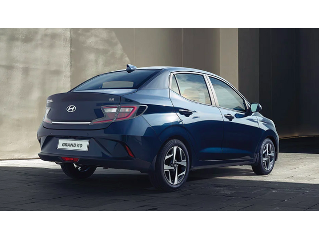 Vista trasera de un Hyundai GRAND I10 2027