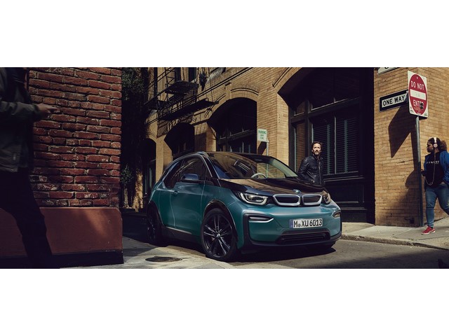 Libro Azul BMW i3 2021