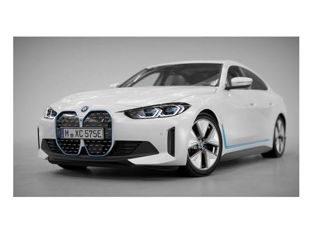 Libro Azul BMW i4 2024