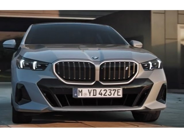 Libro Azul BMW i5 2024