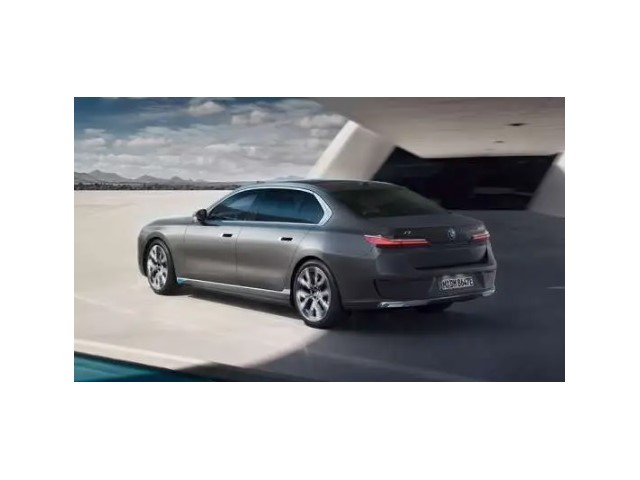 Libro Azul BMW i7 2024
