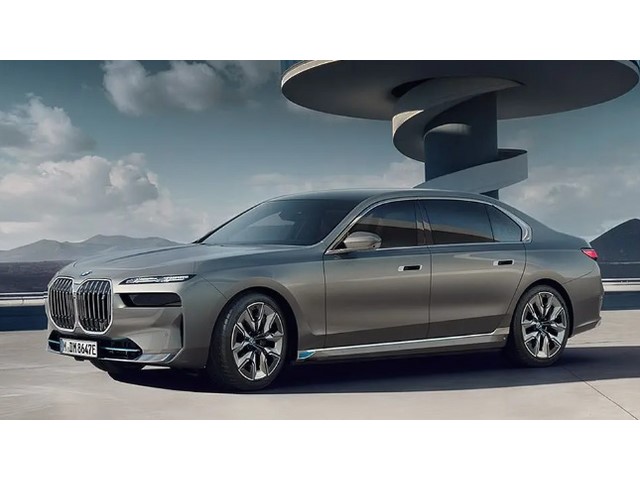 Libro Azul BMW i7 2024