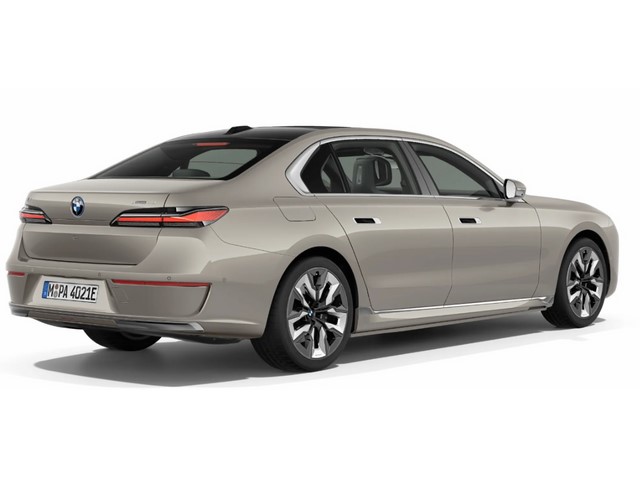 Libro Azul BMW i7 2025