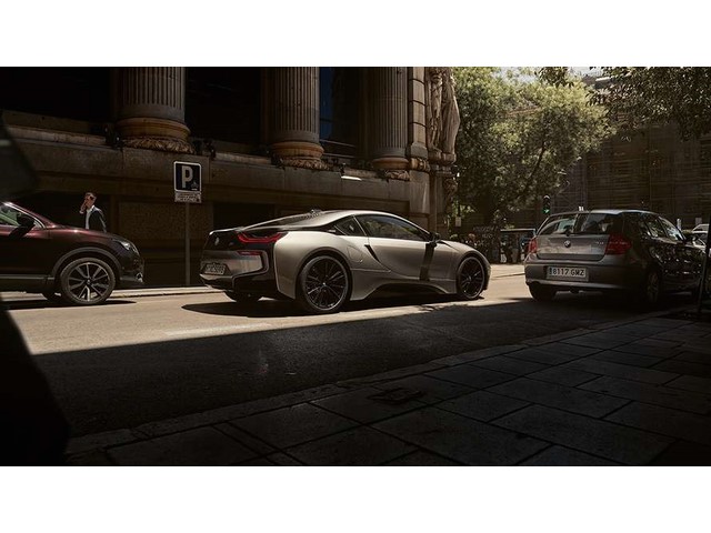 Libro Azul BMW i8 2020