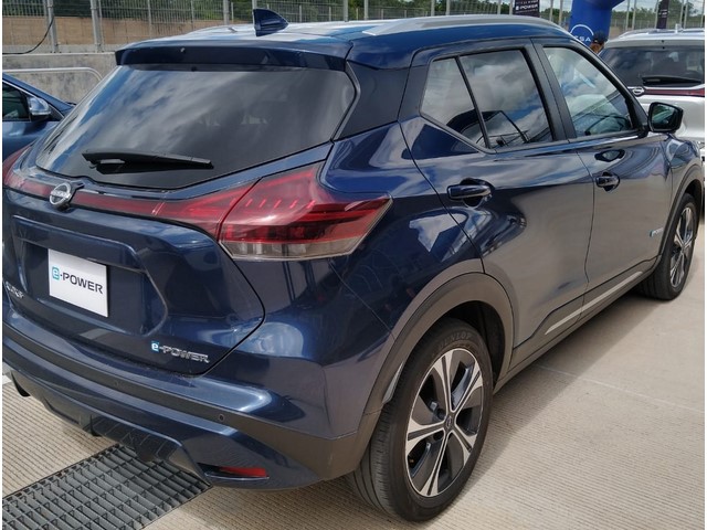 Libro Azul Nissan KICKS 2023
