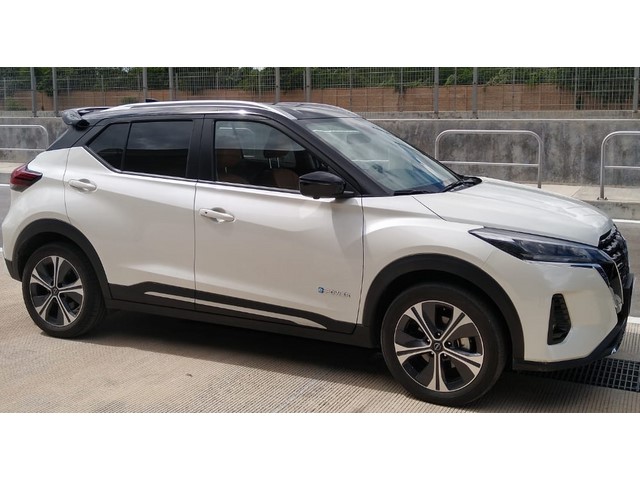 Libro Azul Nissan KICKS 2023