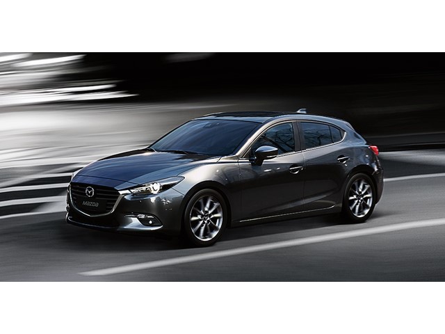 Frente de un Mazda Mazda 3 2017