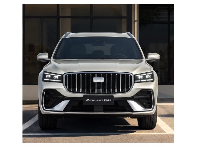 Frente de un Geely Monjaro 2027
