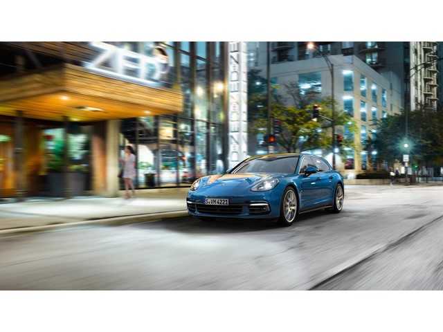 Libro Azul Porsche Panamera 2018