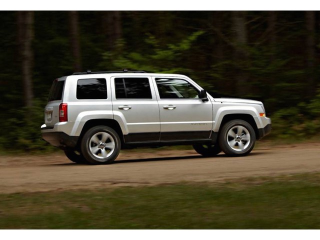 Libro Azul Jeep Patriot 2017