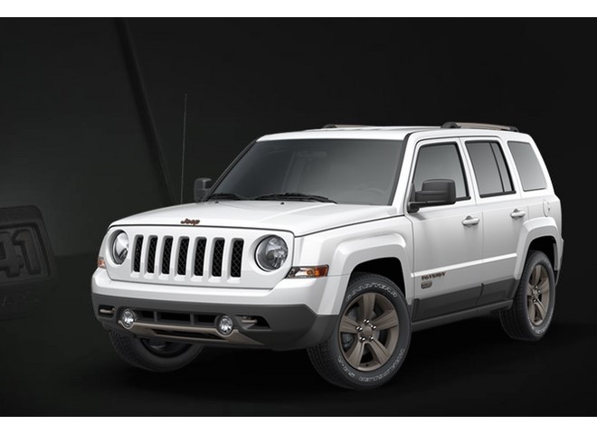 Frente de un Jeep Patriot 2016